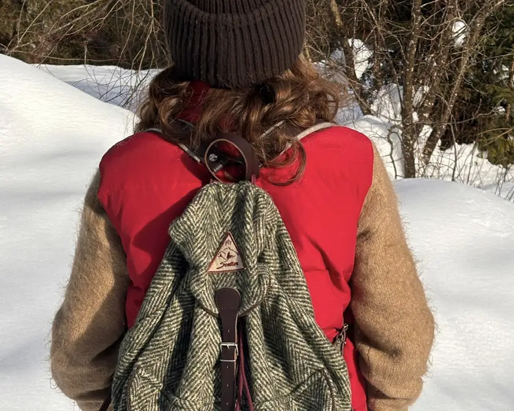 zaino-indossato-con-berretto Sentier backpack with Beanie